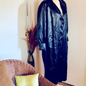 Vintage luxurious “Coat Collectibles’ Buttery Soft Roomy Coat collar up or down